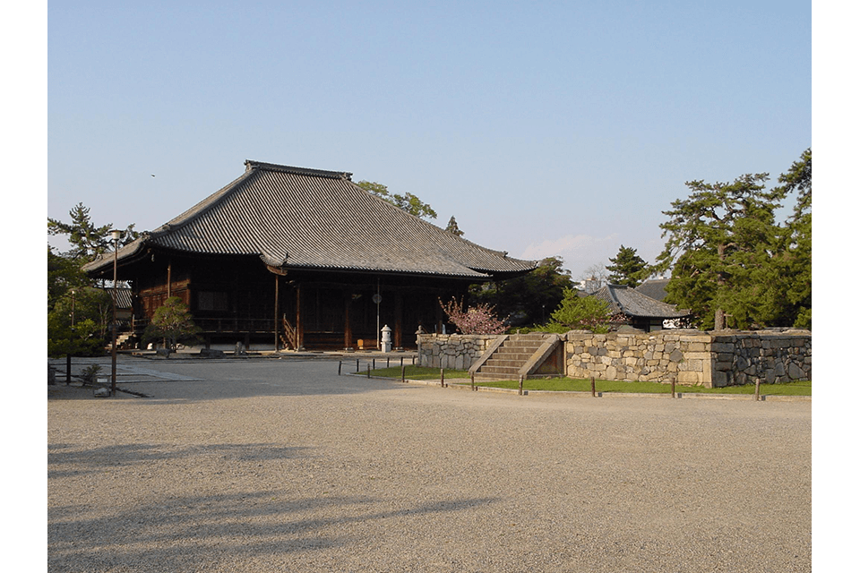 &copy;Nara Visitors Bureau