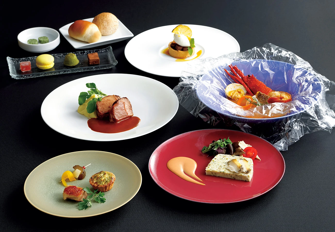 フレンチコースの料理盛り付け